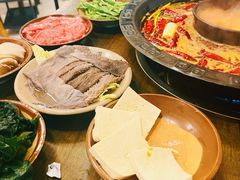 -黄潇洒老火锅(九眼桥宏济巷店)
