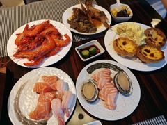 -广州万富希尔顿酒店·感趣自助餐厅·金秋蟹宴生蚝海鲜刺身
