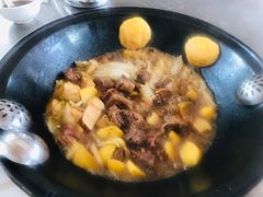 铁锅炖大鹅-粘豆包柴火铁锅炖