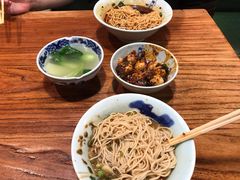 -兵哥豌豆面(雅颂居店)