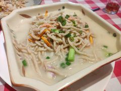 鸡汤手工鱼面-龙桥私厨·姜花菊花过桥鱼·顺德菜(容桂店)