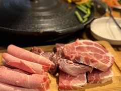 -江南猪肉商会无限续吃(弘大店)
