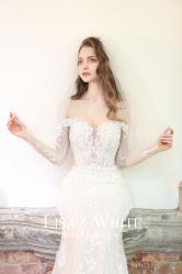 点击看大图 -Renee芮亦婚纱