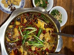 -乡土特色.冷锅鱼.牦牛肉汤锅