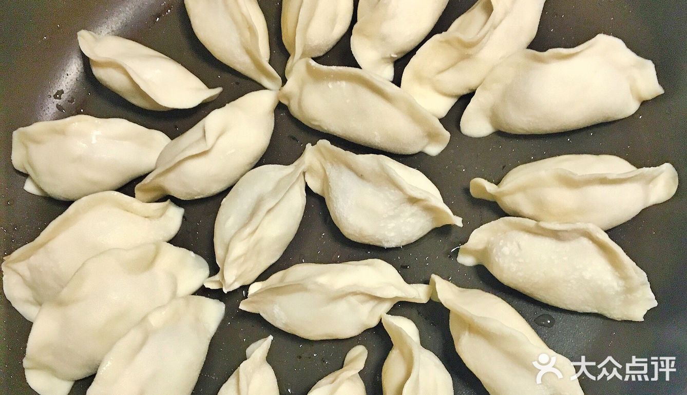 10分钟完成一道家常菜——香煎饺子