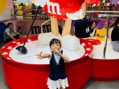 -m豆巧克力世界(上海世茂广场店)