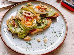 牛油果煮蛋吐司-RAC BAR(安福路店)