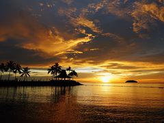 -Sunset Bar(丹绒亚路香格里拉店)