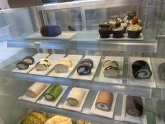 面包甜点陈列柜-卷时·瑞士卷·生日蛋糕(大望路店)