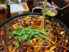 -鸿顺老铁锅美蛙鱼府(解放碑店)