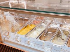 面包甜点陈列柜-VENCHI 闻绮(上海佛罗伦萨小镇店)