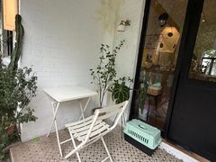-彳亍咖啡·这里(水湾路店)