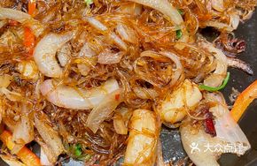 Dry-Fried Seafood Vermicelli Pot