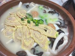 -阿瓦山寨·湘菜现炒·剁椒鱼头王(咸阳总店)