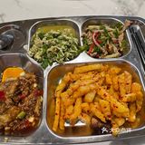 接受现实的安排，勇敢和生活一起走