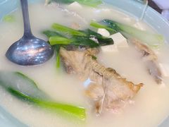 鱼头豆腐汤-东北酱大骨
