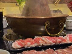 -果松木炭酸菜铜火锅·外婆参鸡汤