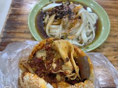 -老鼓楼麻辣烫夹馍