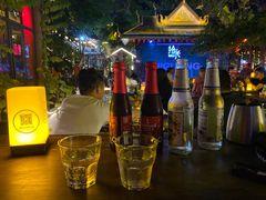 -拾光音乐餐酒吧(告庄星光夜市店)