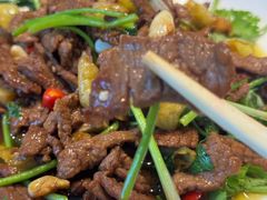 小炒香菜牛肉-山水人家