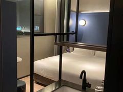 -舍居智能酒店(深圳宝安翻身地铁站店)