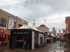 -百联奥特莱斯广场(武汉盘龙店)