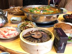 -野山舂·贵州现舂酸汤火锅(鸿通城店)