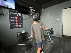 -VR 间客漫·PS电玩·虚拟现实包间游戏电竞(街道口店)