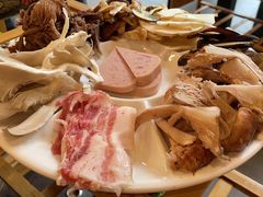 -菌海森林·非遗野生菌火锅(西山区滇池路摩根道店)