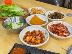 -牛信亭韩国料理·炭火烤肉(紫藤路店)