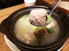 手工淮扬狮子头-茅炒屋龙虾·烧烤·湘菜(新河路店)
