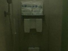 -卡罗酒店(东门晒布地铁站店)