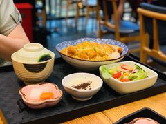 豚勝滑蛋饭-牛気·越光米牛肉饭(水游城店)
