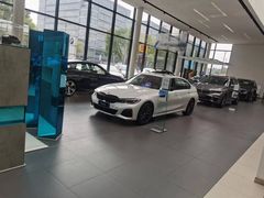 -上海宝信宝马4S店