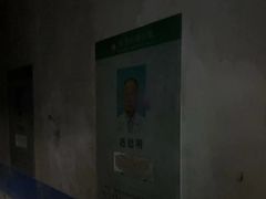 -荒岛实景沉浸密室(江汉路1店)
