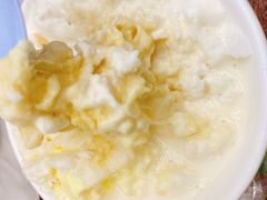 榴莲肉加榴莲冰淇淋-丹礼糖甜品