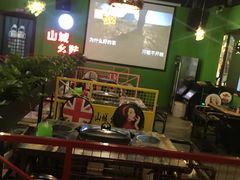 大堂-川渝窈妹纸包鱼·齐齐哈尔烤肉