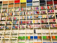 -钟书阁(松江泰晤士小镇店)