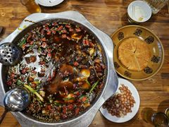 -乡土特色.冷锅鱼.牦牛肉汤锅