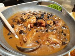 小鸡炖蘑菇-关东小磨东北菜(上海长风大悦城店)
