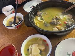 姬松茸炖鸡-妈妈的味道(和顺古镇店)