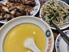 -老天桥酱肉烧饼夹肘子(天桥店)