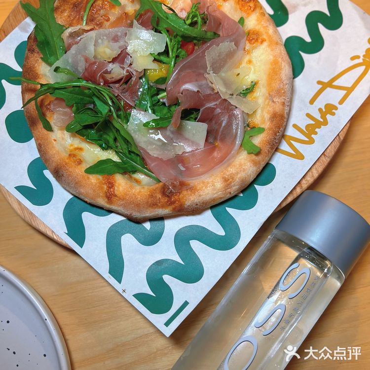 十全街这家氛围感🍕披萨店！你们打卡了吗？