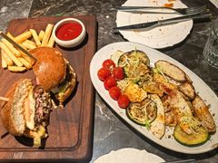 -LESCEDARS Brasserie Bistro香柏树