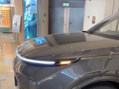 -理想汽车(世纪汇店)