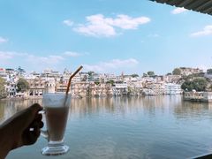 -Lake Shore Hotel & Restaurant