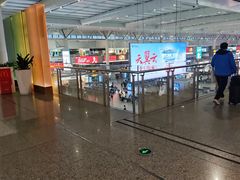 -麦当劳(上海虹桥站30B检票口楼上)