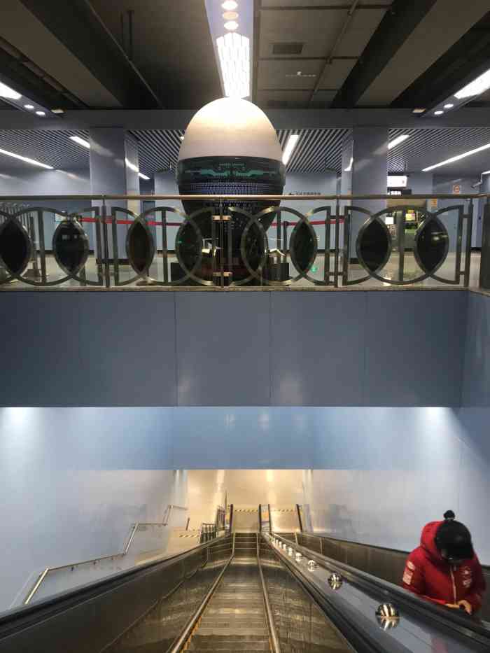 国帆路(地铁站)-"盼星星8215盼月亮93,地铁10号线国帆路.