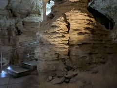 -怀托摩萤火虫洞