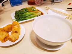 白粥配油条-广东胜利宾馆西关粤中餐厅